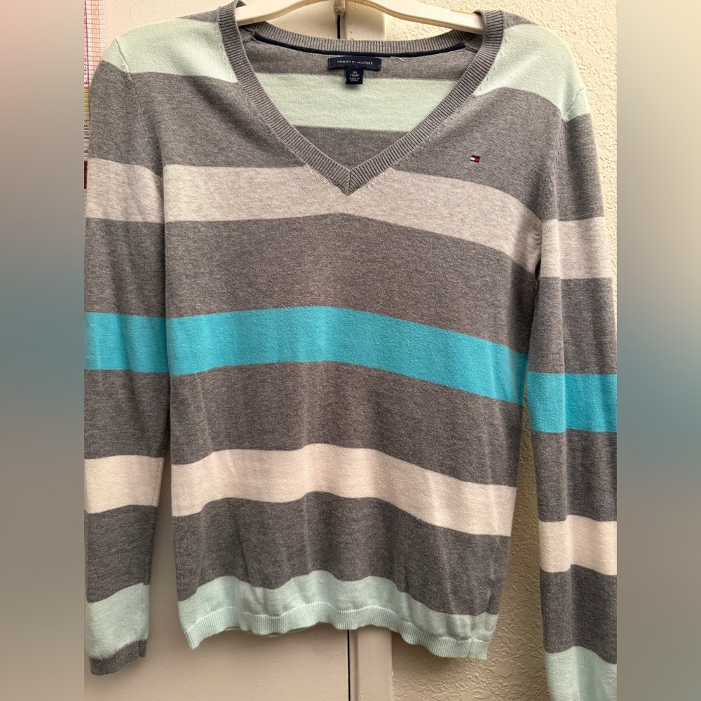Women’s XS gray and blue long sleeve striped top.